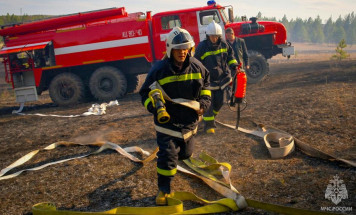 В Якутске за сутки пожарные подразделения трижды выезжали на тушение сухой травы