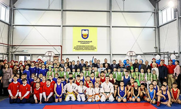 В Якутске более 850 детей посещают спортивные секции в новом модульном спортзале школы №20