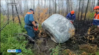 В Вилюйском районе спасатели эвакуировали из тайги крупный фрагмент ракеты-носителя