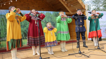 На празднике Ысыах Олонхо в Якутии проходит конкурс хомусистов