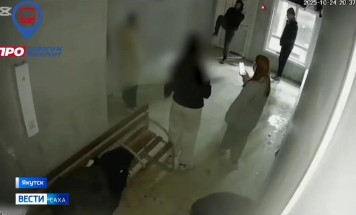 В Якутске подростки разгромили три теплые остановки