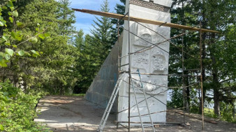 В селе Сунтар начали благоустраивать территорию памятника воинам-землякам