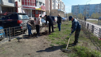 В Якутске продолжают санитарную очистку территории в усиленном режиме