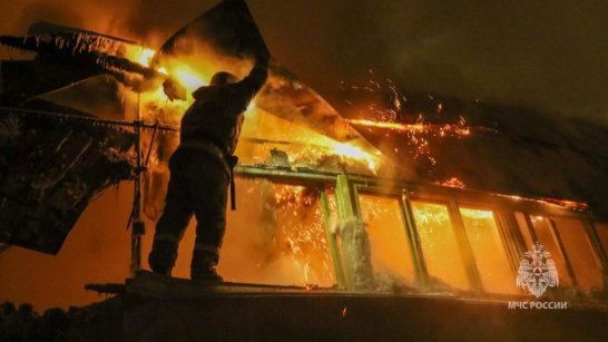 В Якутске при пожаре в частном доме погиб человек
