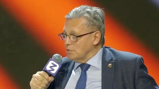 Рифат Сабитов: "Сформировалось настоящее сплоченное содружество военных корреспондентов, все они слаженно работают и, рискуя жизнью, рассказывают стране и миру, что реально происходит в зоне СВО"