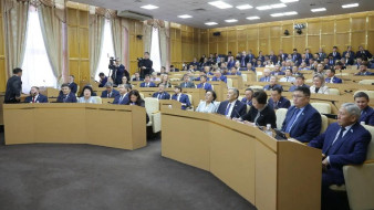 Поправки в Конституцию Якутии сохранили все гарантии на бесплатное образование