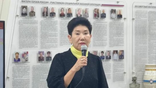 В Якутии открыли стенд в честь Матерей Героев России