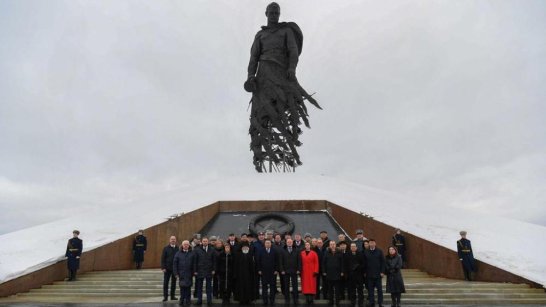 Делегация из Якутии почтила память земляков, отдавших жизнь за освобождение города Ржева от немецко-фашистских захватчиков