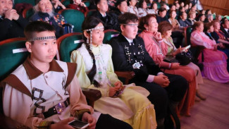 В Якутии вручены награды детям - лучшим исполнителям Олонхо