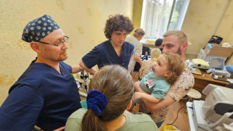 Бригада офтальмологов из Якутии продолжает работу в больницах ДНР