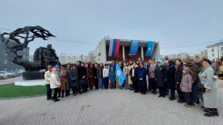 В День Республики воздали дань памяти Алексею Кулаковскому в Якутске