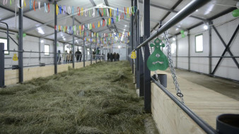 В Кобяйском районе запустили в работу современный коровник