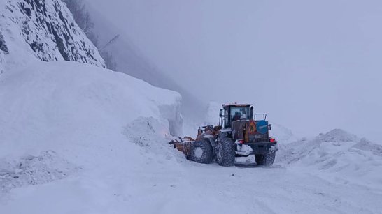 Минтранс Якутии предупреждает о сходе лавин на трассе "Колыма"
