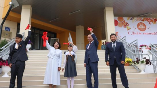 В Якутске открылась самая большая школа имени первого Президента республики Михаила Николаева