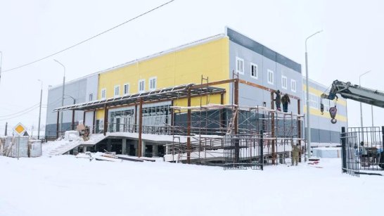 Дмитрий Садовников проверил ход строительства социальных объектов в Якутске и его пригородах
