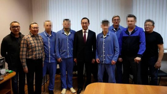 Айсен Николаев посетил военно-морской клинический госпиталь во Владивостоке