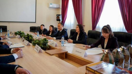 На форуме "Амурэкспо" состоялось встреча делегации АО "АК "ЖДЯ" с делегацией округа Большой Хинган КНР