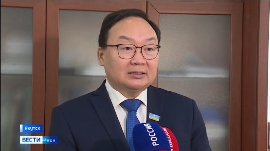 Георгий Степанов поздравил работников службы занятости республики с 35-летием со дня образования ведомства