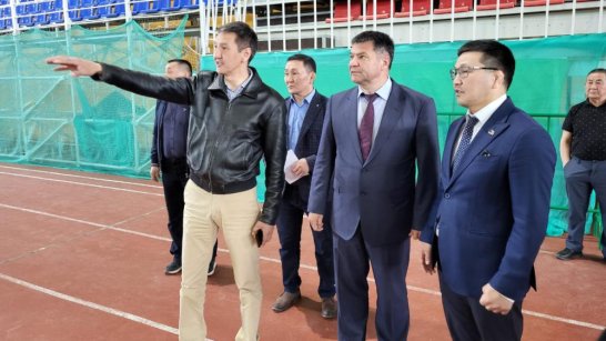 Председатель Правительства Якутии Андрей Тарасенко осмотрел спорткомплекс Дохсун к проведению игр "Дети Азии"