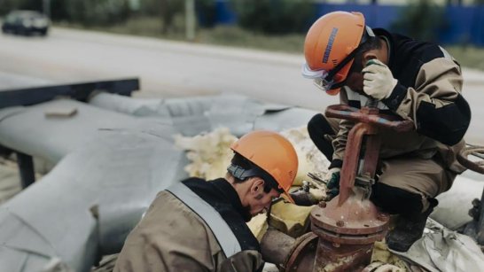 В Якутске продолжаются работы по развоздушиванию внутридомовых систем отопления
