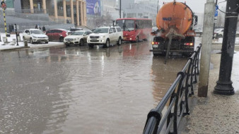 В Якутске интенсивно откачивают талые воды в связи с ухудшением погодных условий