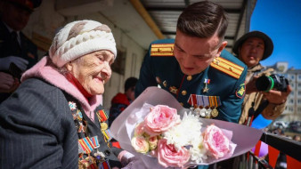 В Якутске участницу Великой Отечественной войны поздравили с наступающим Днём Победы