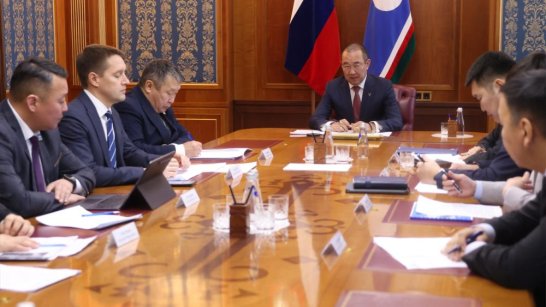 Айсен Николаев провёл совещание по реализации Концепции развития рынка газомоторного топлива до 2035 года