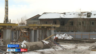17 кыбаарталга бастакы таас дьиэ тутуута салҕанар