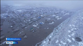 В селе Усть-Янск остаются подтопленными 66 дворовых территорий и 10 жилых домов