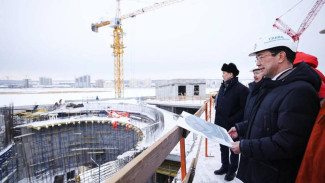 Глава Якутии проверил ход строительства Арктического центра эпоса и искусств