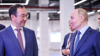 Глава Якутии Айсен Николаев поздравил Президента России Владимира Путина с днем рождения