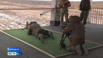Федор Охлопков турнирыгар саха уолаттара тэҥнээхтэрин булбатылар