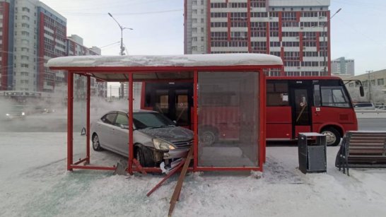 В Якутске произошло ДТП с участием трёх транспортных средств