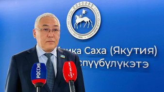 В Среднеколымске задействован вертолет для ликвидации затора на реке Колыма