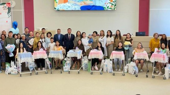 В Перинатальном центре Якутска состоялась торжественная выписка новорожденных