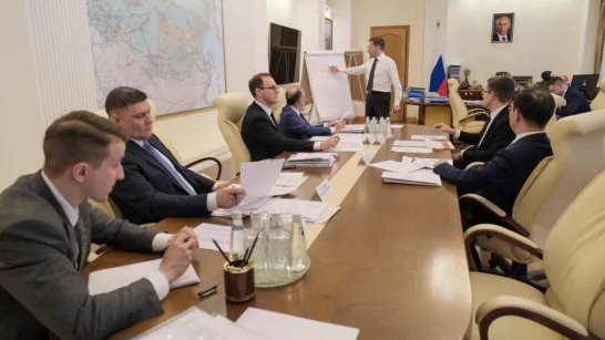Глава Якутии Айсен Николаев провёл рабочую встречу с министром природных ресурсов и экологии РФ Александром Козловым