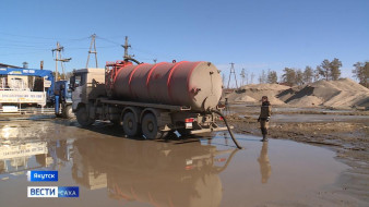 Объем откачанной талой воды с улично-дорожной сети Якутска превысил 8 тысяч кубометров