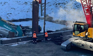 В Якутии завершили установку свай для первой правобережной опоры Ленского моста