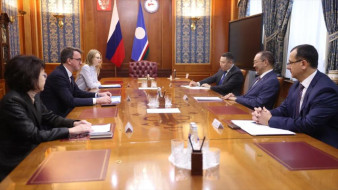 Айсен Николаев провёл встречу с директором Департамента МИД России Владиславом Масленниковым
