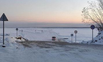 Открыта ледовая переправа "Хатассы – Павловск"
