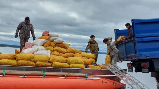 Более 114 тонн продовольствия доставили в Колымскую группу районов Якутии