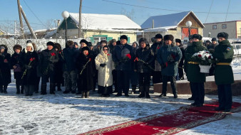 В Якутске почтили память павших на озере Ильмень воинов-якутян