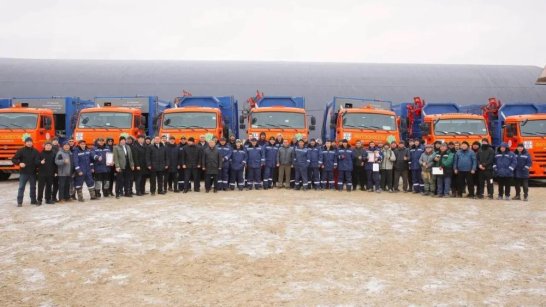 Водителям "Якутскэкосети" вручили ключи от новой техники