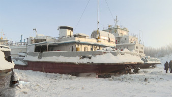 С наступлением устойчивых холодов, в Жатае приступили к выморозке судов