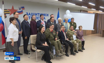 В Якутии ветеранам СВО вручили новые автомобили