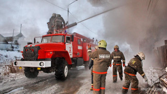 Два человека пострадали при пожаре гаража в Верхневилюйском районе