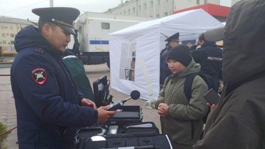 В Якутске МВД республики проводит профориентационную акцию "Ориентир-2024"