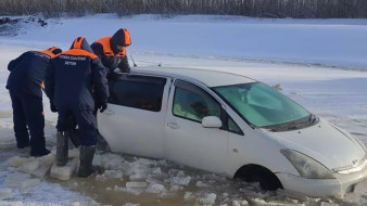 Спасатели Якутии в ходе аварийно-спасательных работ эвакуировали 6 человек