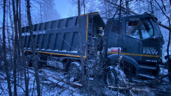 В Оймяконском районе произошло ДТП. Пассажир с травмами доставлен в больницу.