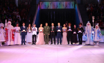 Лучших школьников чествовали на традиционной Ёлке Главы Якутии